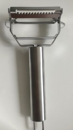 Customer photo review of Éplucheur multifonctions