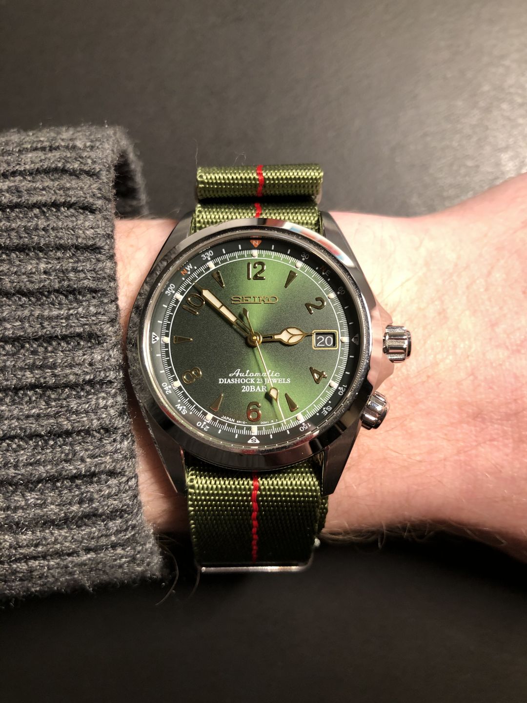 Customer photo review of AlphaShark Slim - Green/Red Stripe JV