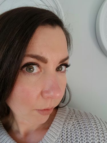 Customer photo review of Rose Quartz Magnetic Eyelashes and Eyeliner Kit