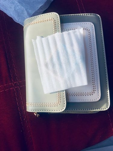 Customer photo review of Cassandra - Spezial-Look Leder Crossbody Tasche