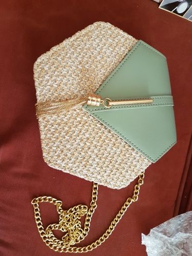 Customer photo review of Beachstar - Strohgewebte Umhängetasche mit Leder Verschluss