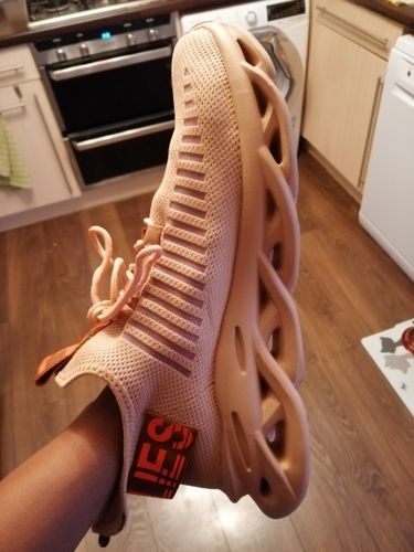 Customer photo review of Lightweight Breathable Blade Running Shoes