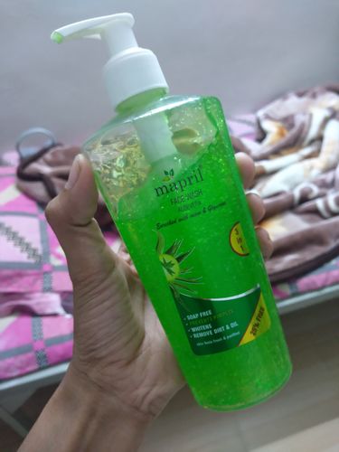 Customer photo review of Mapril Soap-Free Aloe Vera Face Wash