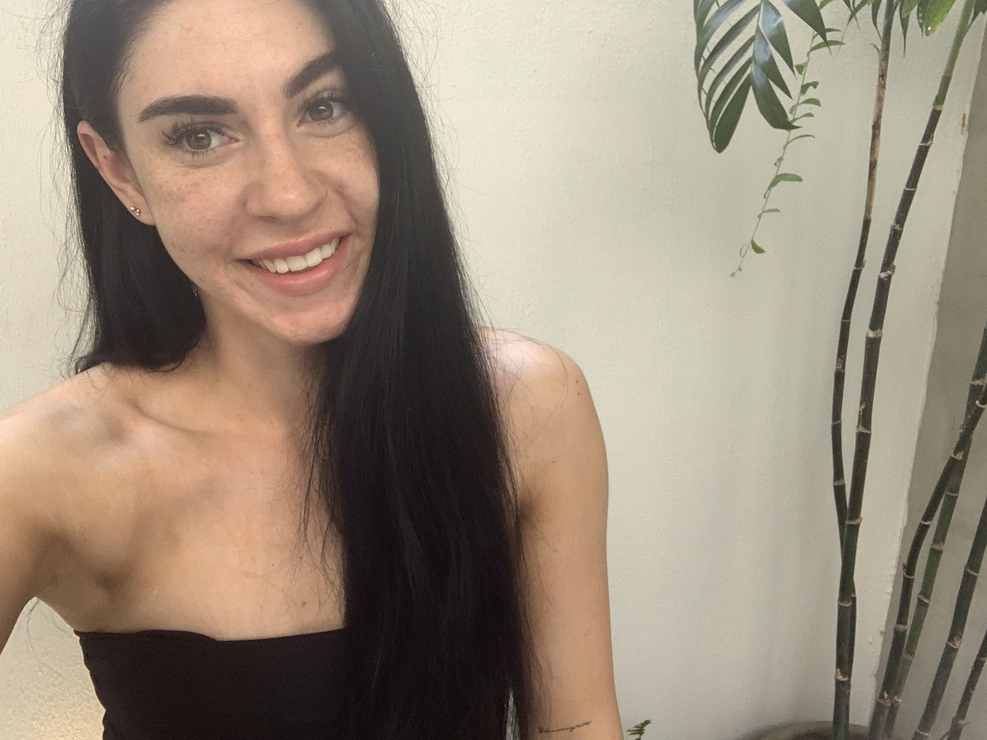 Customer photo review of Glow+ Self Tan Drops