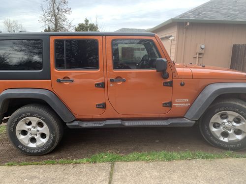Customer photo review of Door Hinge Covers for 07-18 Jeep Wrangler JK/ JKU - 8 PCS (ABS,Matte Black)