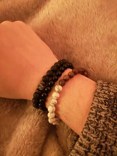 Customer photo review of Zedernholz Armband