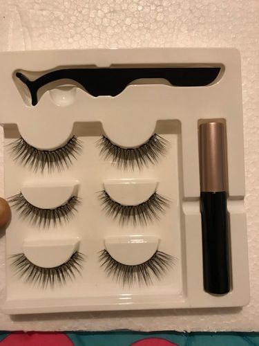 Customer photo review of Luxus Magnetic Lashes