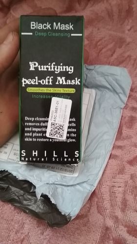 Customer photo review of Black Mask Blackhead Remover Maske für Gesicht Nase Akne Schwarze Gesichtsmaske Peel-Off Maske