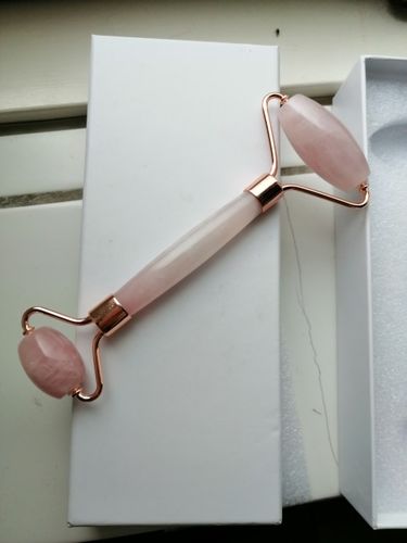 Customer photo review of Jade / Rosenquarz Beauty Roller