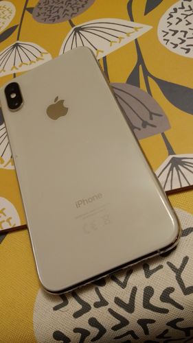 Customer photo review of Apple iPhone XS 64GB Silver Unlocked Refurbished Excellent