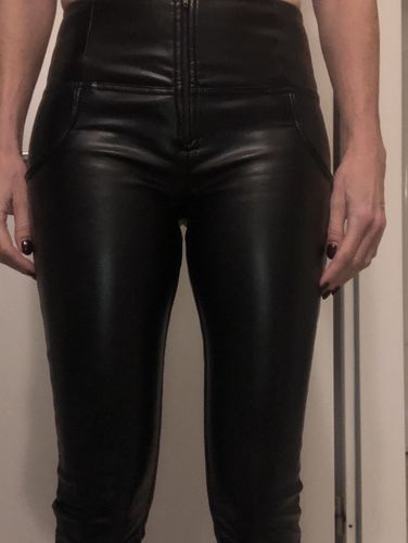 Customer photo review of Shiny Black Eco-Leather Lifts &Supports