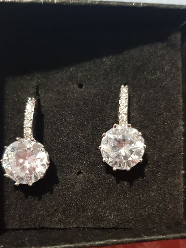 Customer photo review of CRYSTAL DIAMOND - Orecchini con Punto Luce