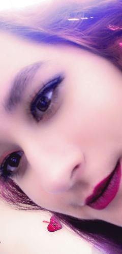 Customer photo review of Sapphire Magnetic Eyelashes and Eyeliner Kit