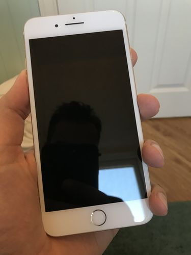 Customer photo review of Apple iPhone 7 Plus 128GB Gold Unlocked Refurbished Pristine