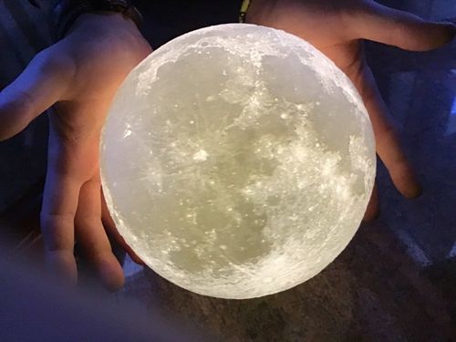 Customer photo review of Veilleuse Lune | Eclairage