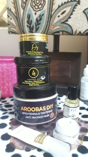 Customer photo review of Avocado Mint Deep Pore Cleansing Clay Mask