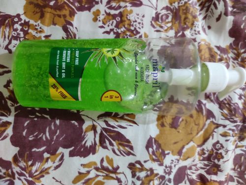 Customer photo review of Mapril Soap-Free Aloe Vera Face Wash