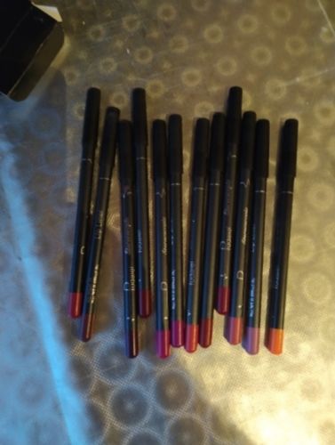 Customer photo review of Smooth Lips pencil