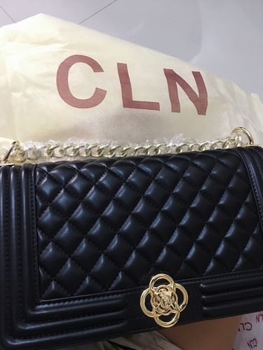 Customer photo review of Brainy Sling Bag