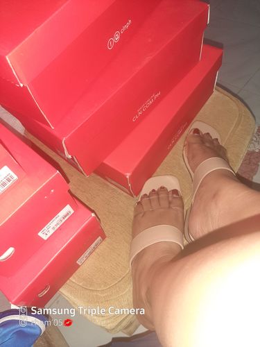 Customer photo review of Jerrie Flat Slides