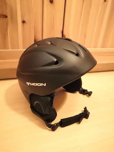 Yannick F. review of MOON Professional Ski Helmet image 1 out of 1