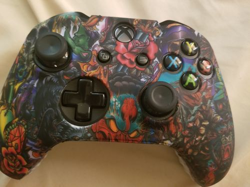 Customer photo review of Devil's Garden - XBOX One Controller Skin
