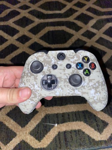 Customer photo review of Tactical Digital Camo - XBOX One Controller Skin