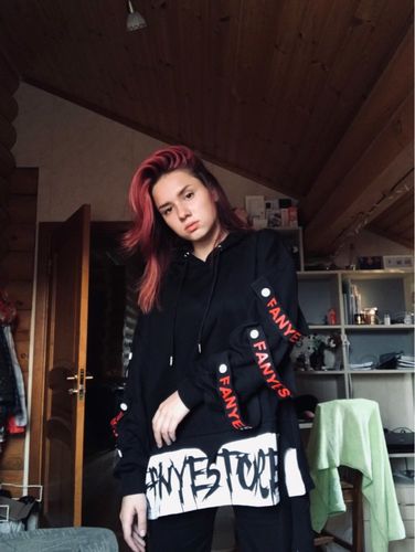 Customer photo review of "Fanyestore" Hoodie