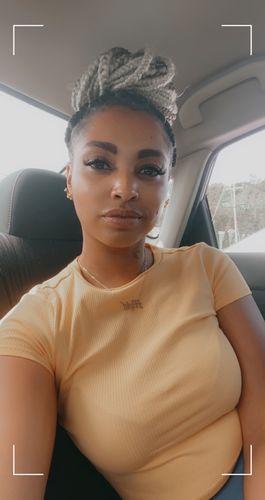 Customer photo review of Bella Daisy Earrings