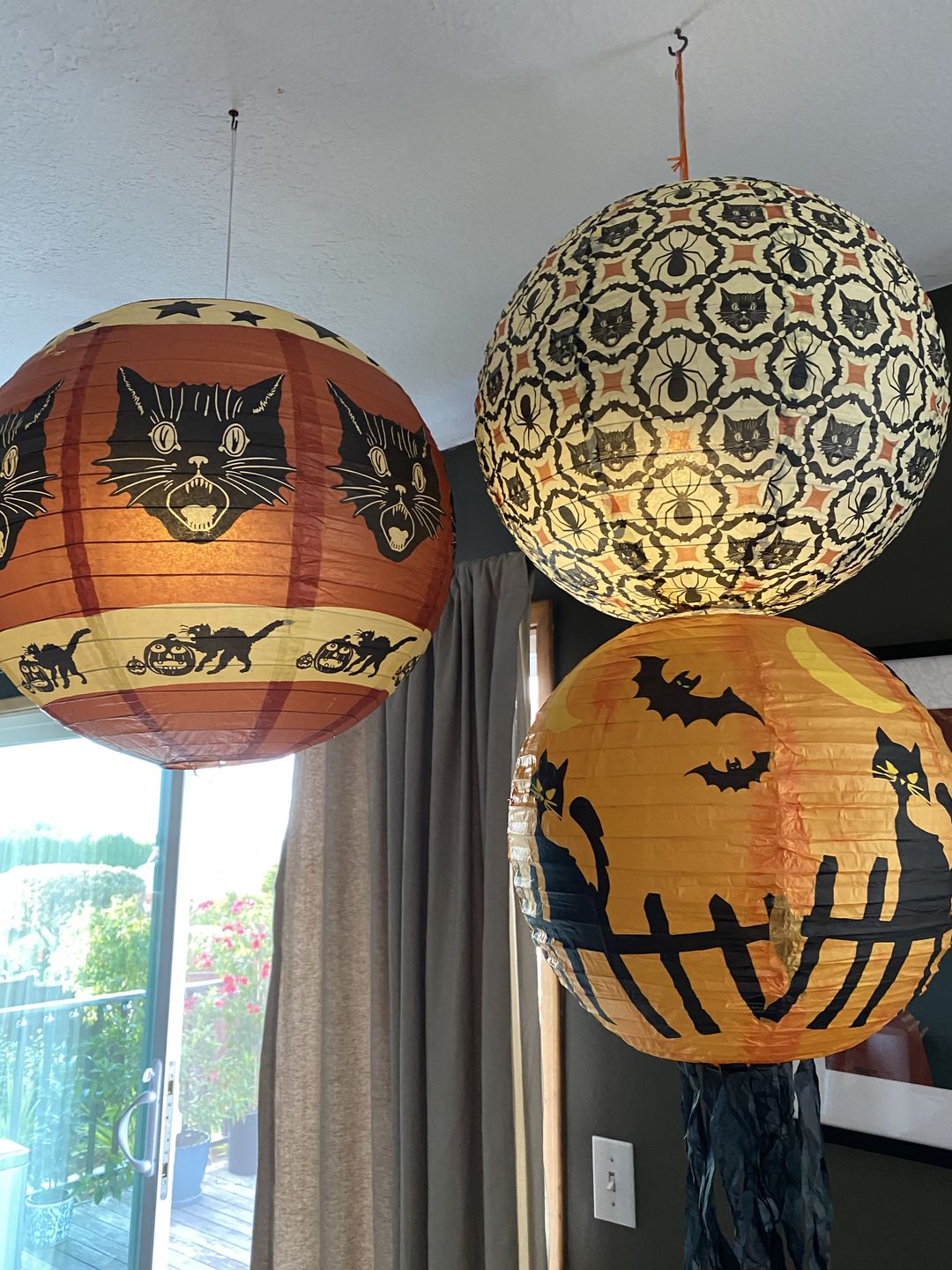 Customer photo review of Fantado MoonBright™ 12-LED Multi-function Remote Controlled Light for Paper Lanterns, Warm White (Battery Powered)