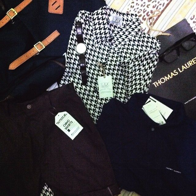 Customer photo review of Men's Thomas Laureti Black Polo Shirt