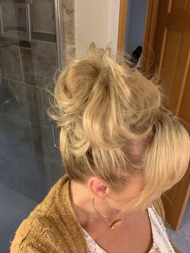 Customer photo review of Top Knot Ponytail Holder