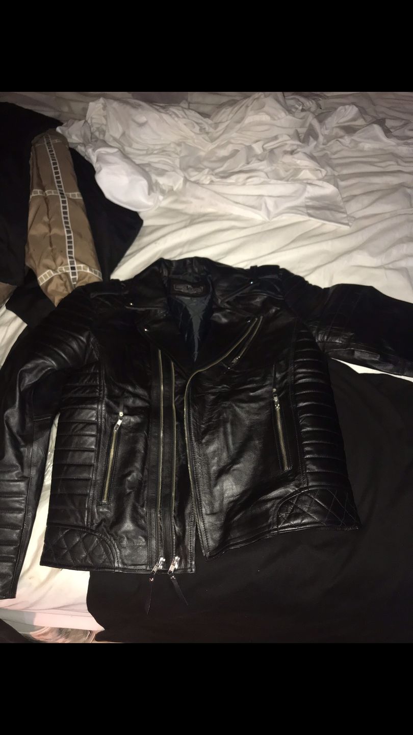 Customer photo review of New Men's Genuine Leather Jacket Black Slim fit Biker Motorcycle jacket