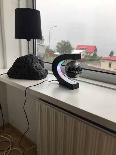 Customer photo review of GLOBELIGHT  - Magnetic Levitating Globe Lamp
