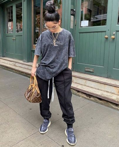 adidas yeezy 350 carbon