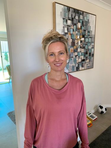 Customer photo review of JuvaBun Messy Bun