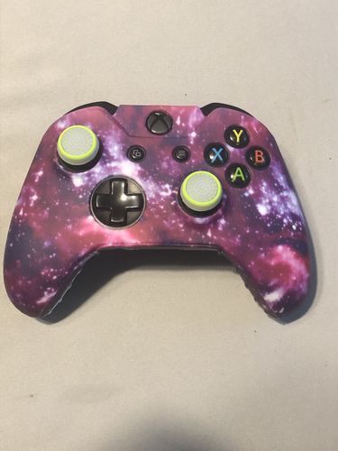 Customer photo review of Crimson Red Camo - XBOX One Controller Skin