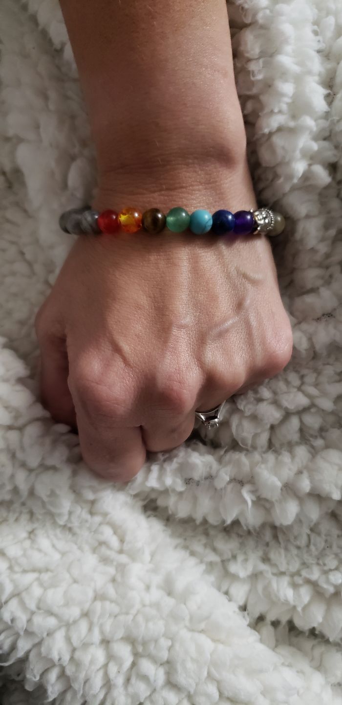 Customer photo review of 7 Chakra Labradorite Bracelet
