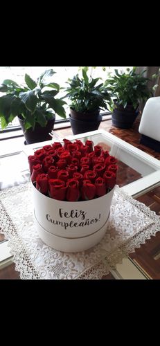 Customer photo review of Caja de Rosas Rojas - Feliz Cumpleaños!