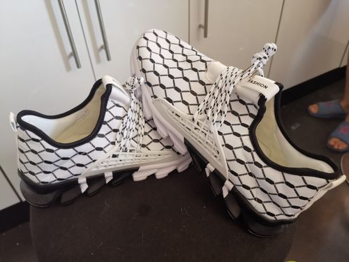 Customer photo review of Large Size Lightweight Sneakers