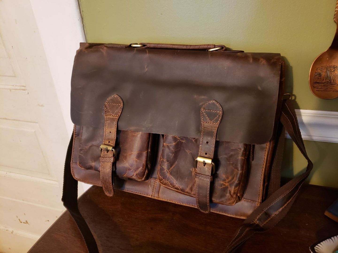 Customer photo review of Retro Buffalo Hunter Leather Laptop Messenger Bag