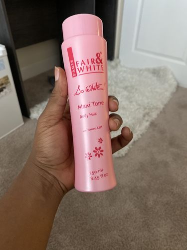 Customer photo review of Fair and White So White Skin Perfector Body Lotion 500ml / 16.90 fl oz
