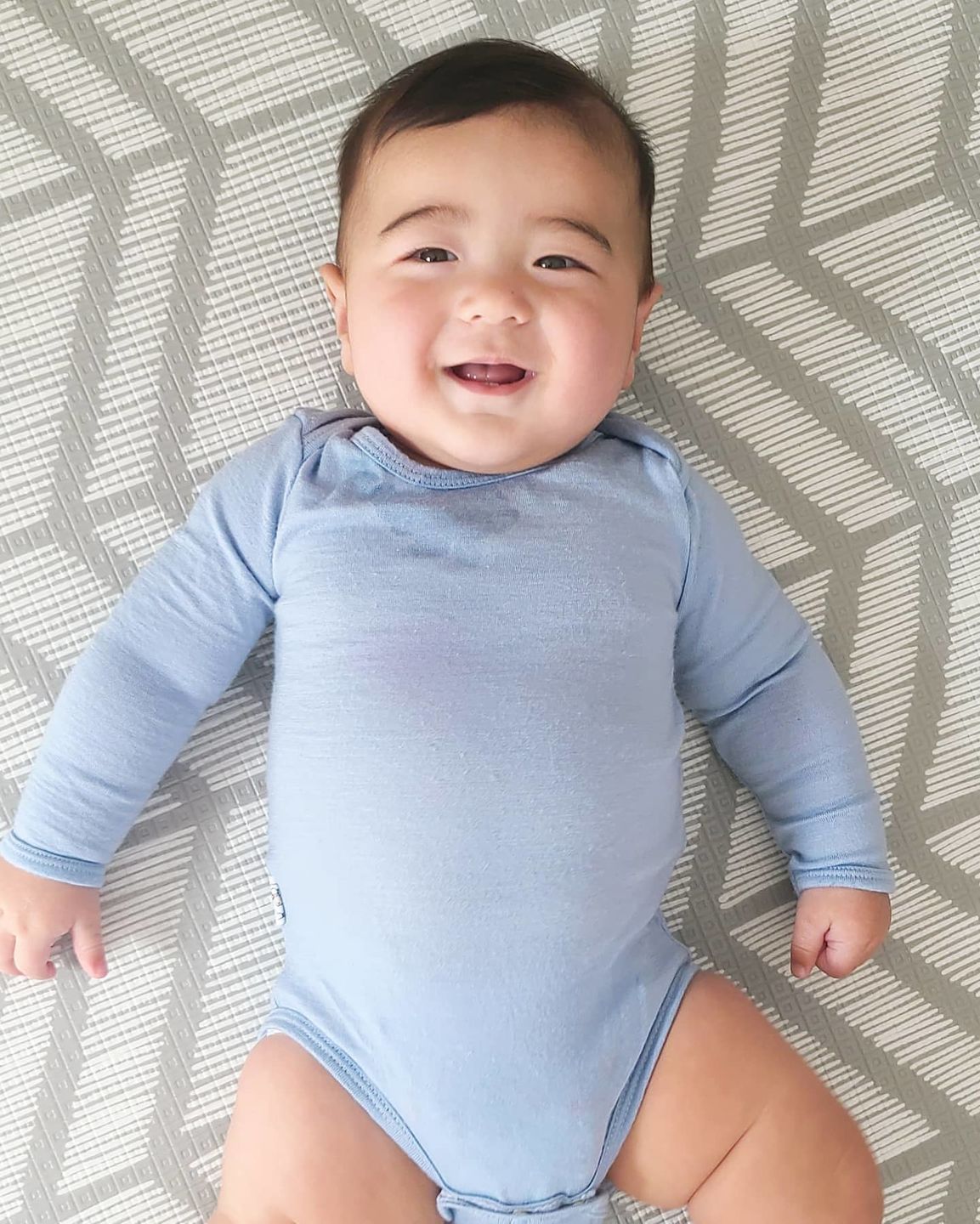 Customer photo review of Baby Bodysuit, Long Sleeve, Merino Wool, Blue
