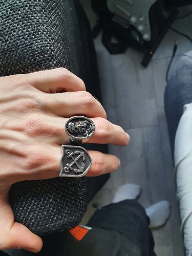 Customer photo review of CROSSED ANCHORS SHIELD RING