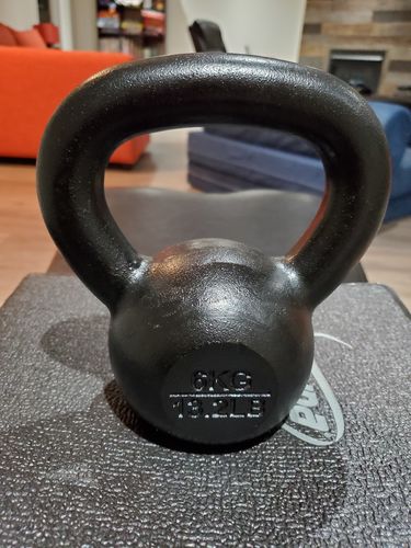 Customer photo review of 6kg / 13lbs E-coated Cast Iron Kettlebell