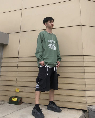 yeezy 700 shorts