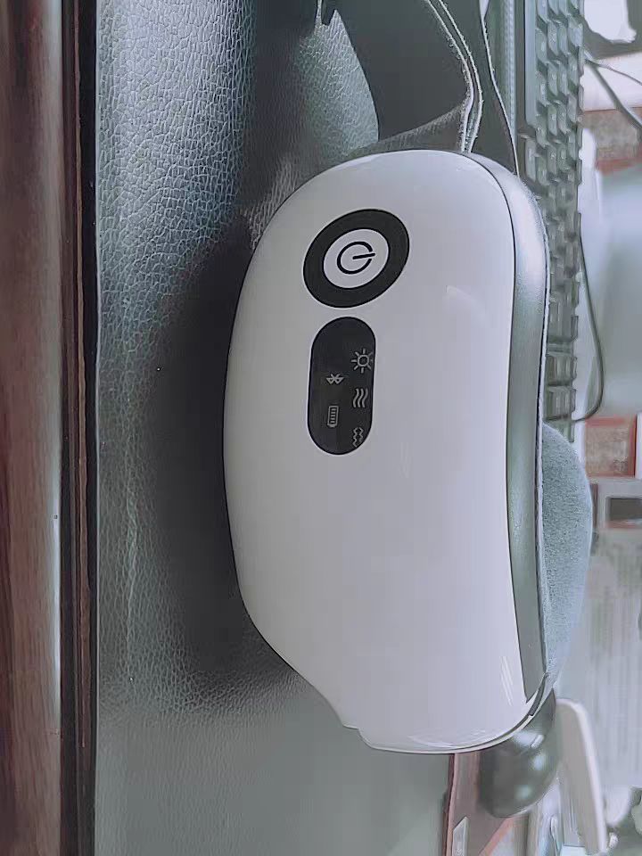Customer photo review of Eyeology™ Intelligent Eye Massager