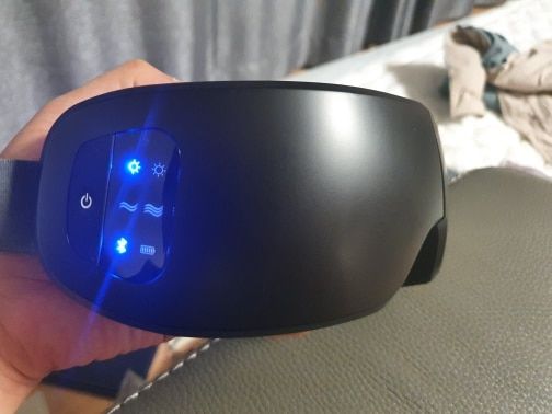 Customer photo review of Eyeology™ Intelligent Eye Massager