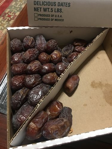 Customer photo review of Soft Rhutab Medjool Dates