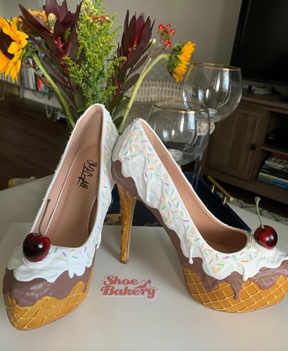 Customer photo review of Bake-a-Shoe Ice Cream Heel 5.5"